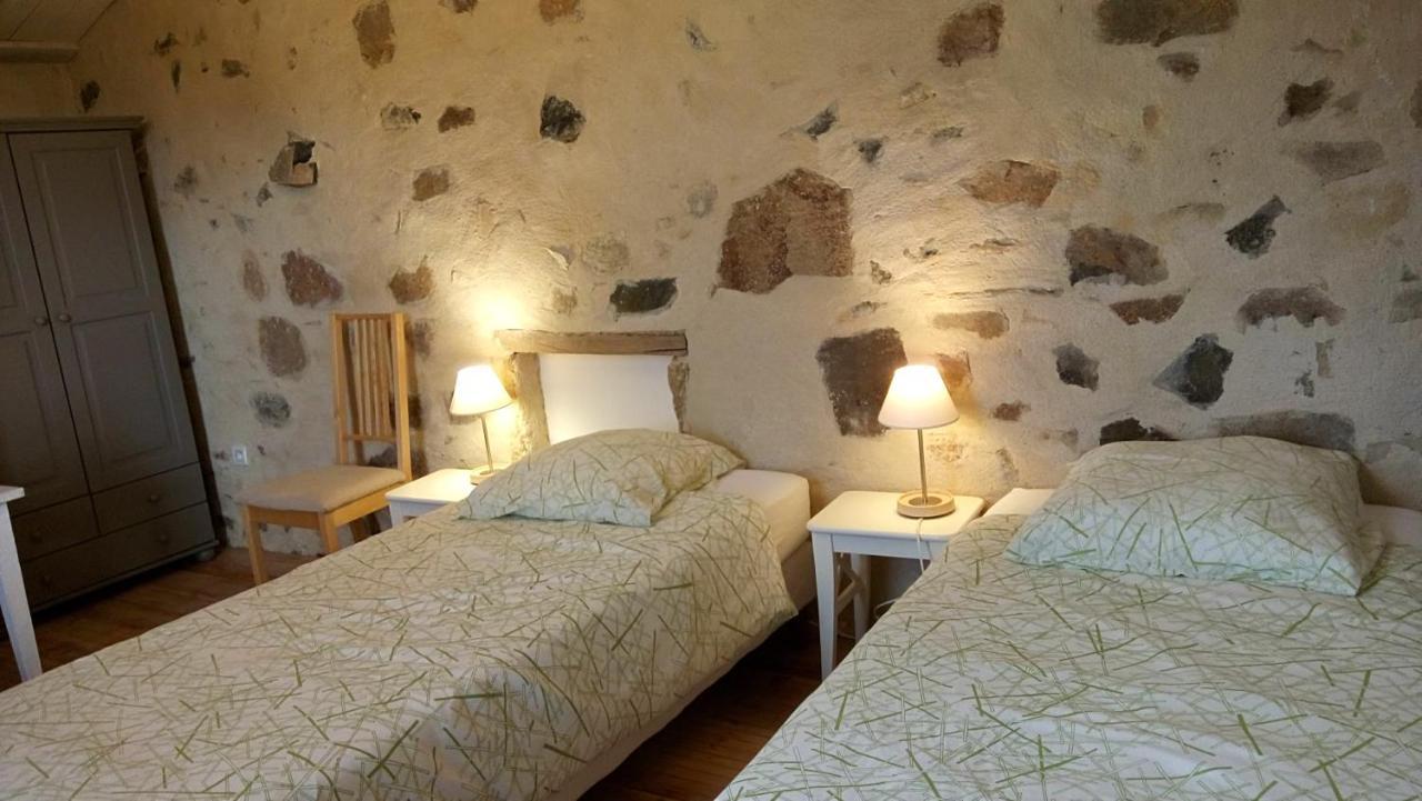 La Pierre Folle Chambres D'Hotes Cluny Exterior photo