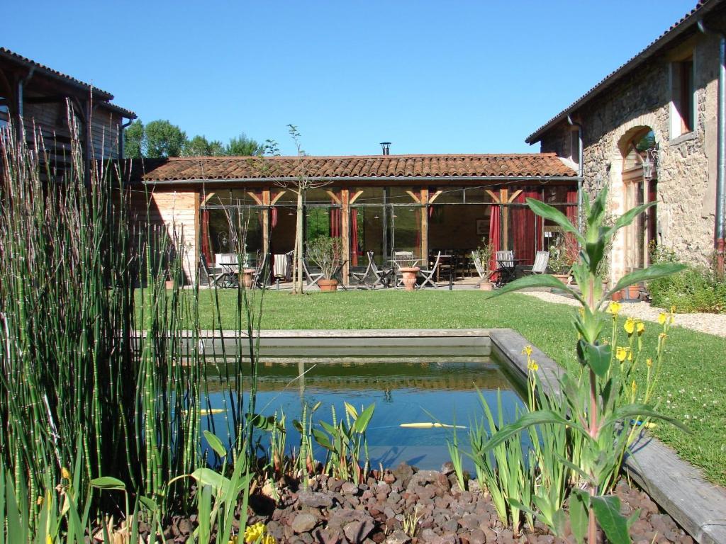 La Pierre Folle Chambres D'Hotes Cluny Exterior photo