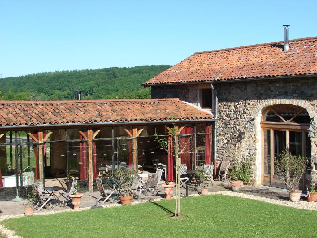 La Pierre Folle Chambres D'Hotes Cluny Exterior photo